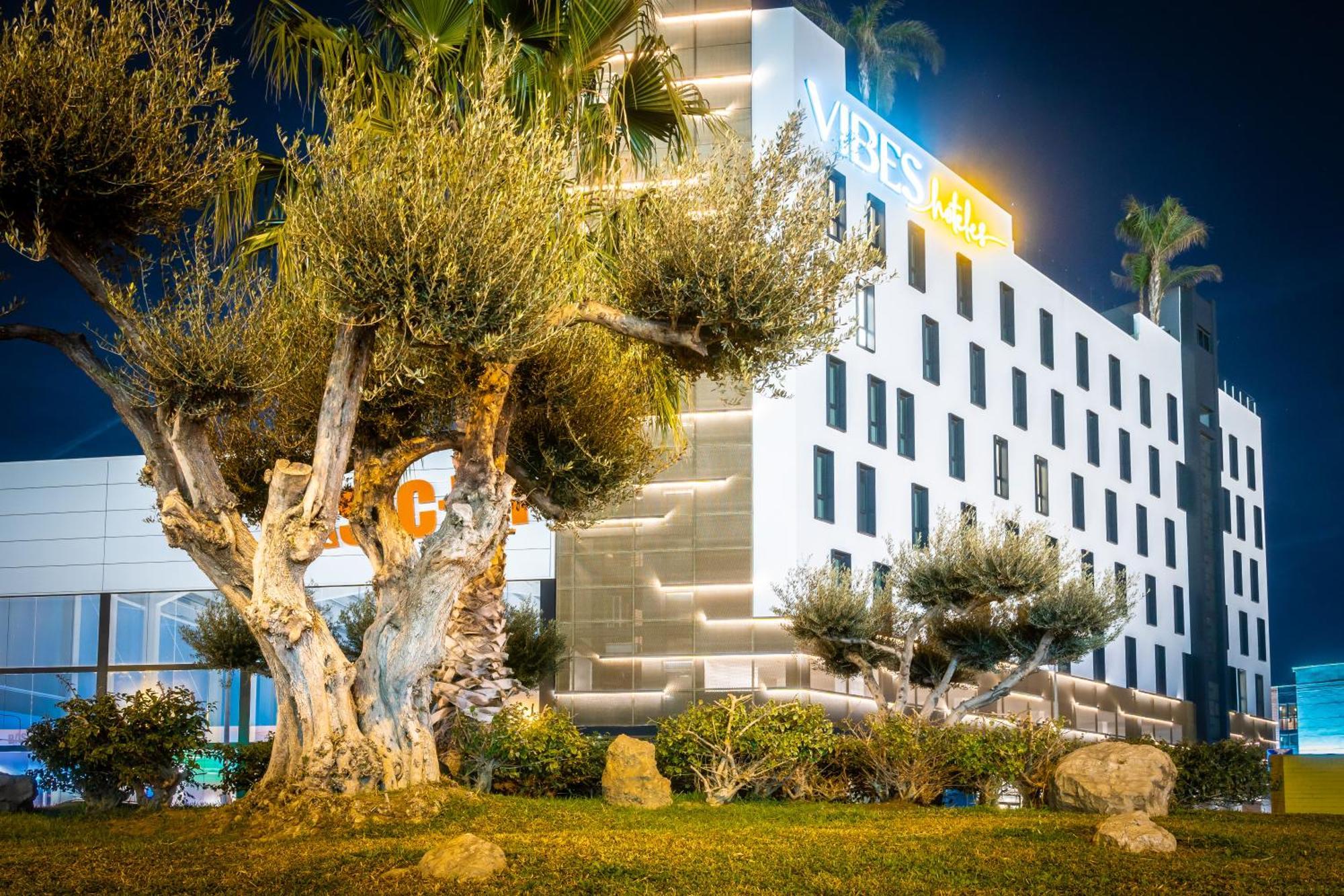 Hotel Malaga Vibes Bagian luar foto