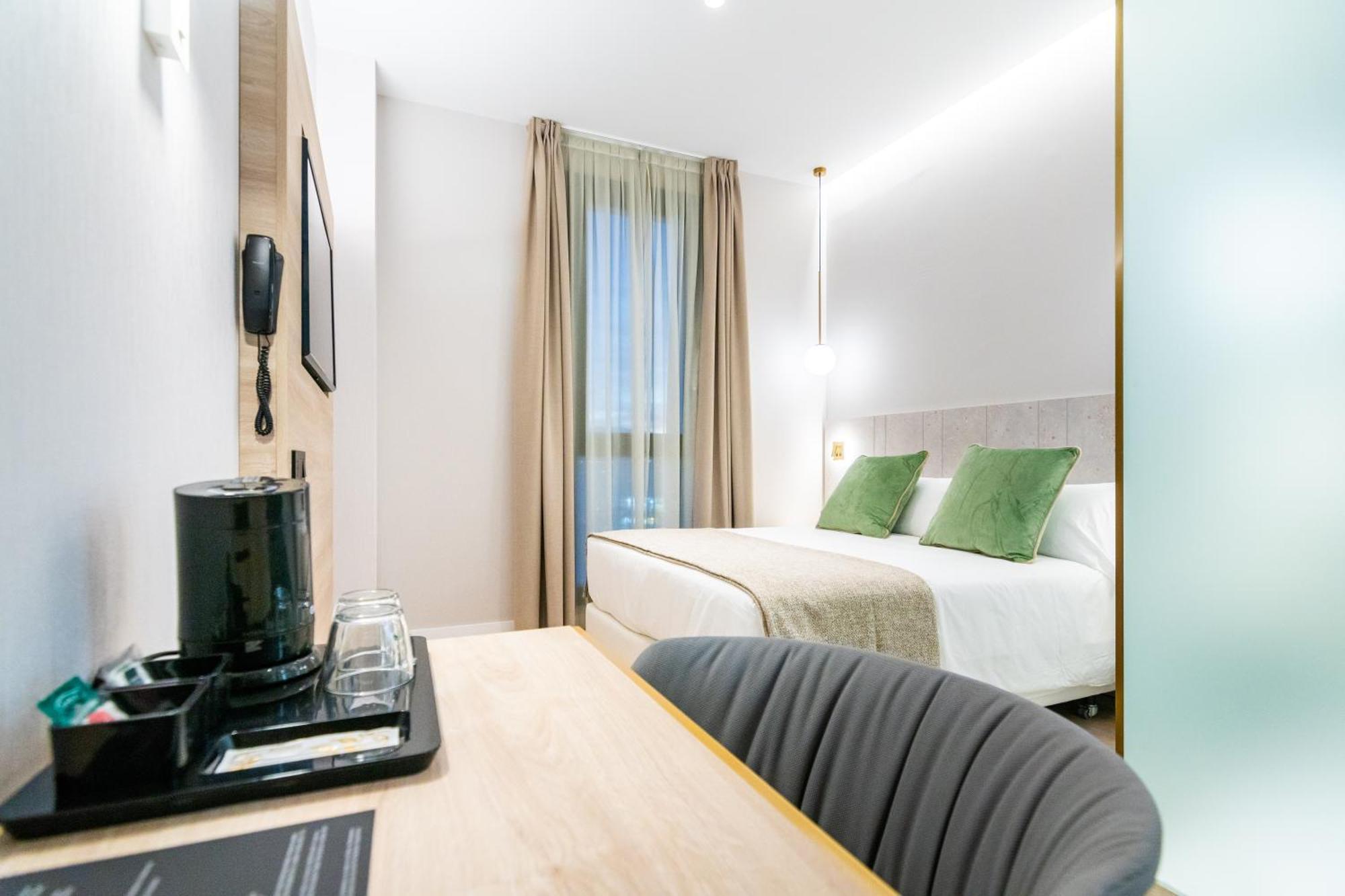 Hotel Malaga Vibes Bagian luar foto